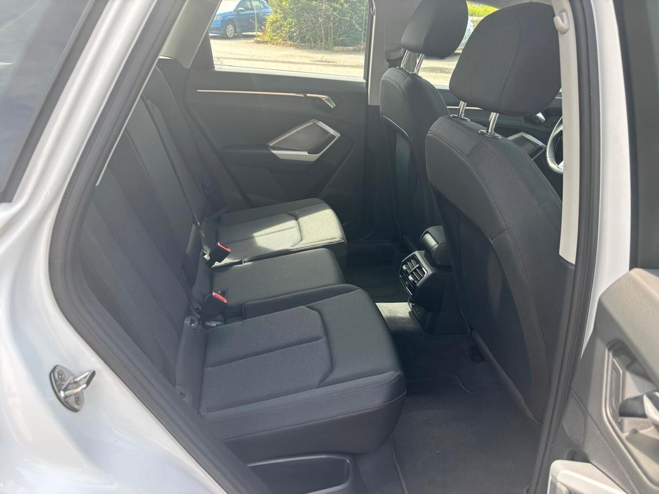 Audi Q3 35 TDI S tronic Business Advanced