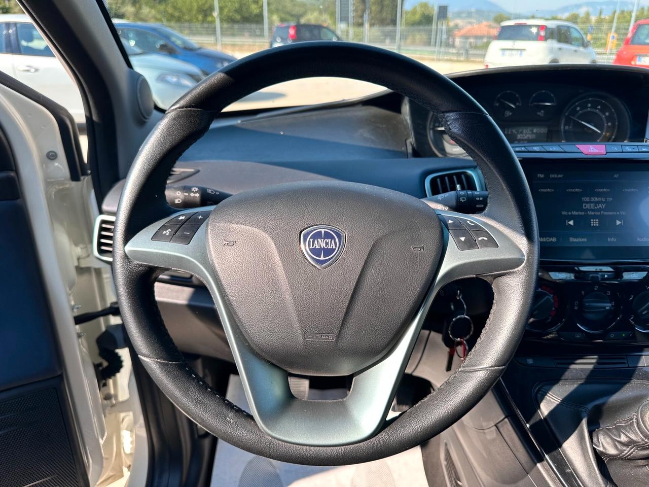 Lancia Ypsilon 1.0 FireFly 5 porte S&S Hybrid Gold