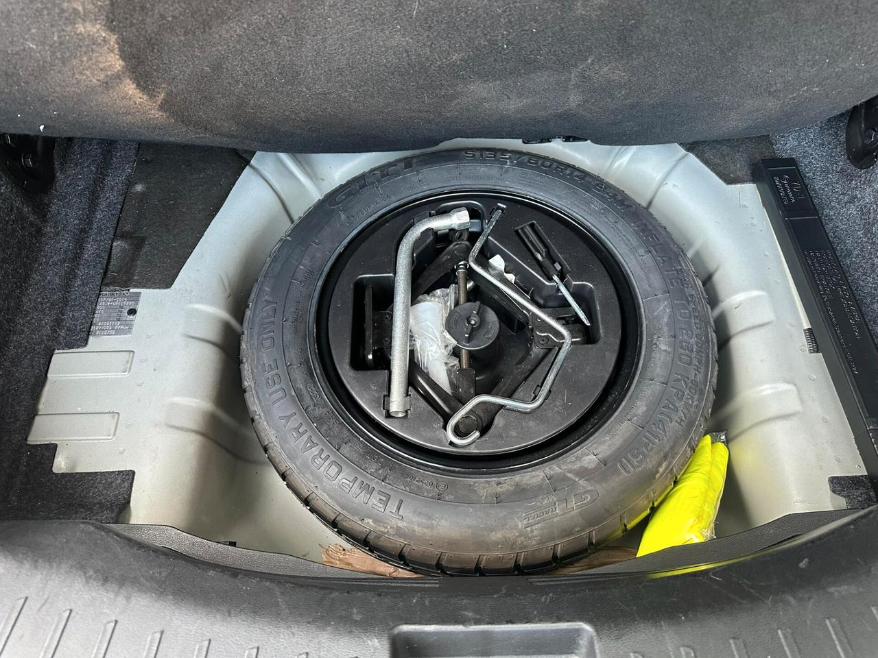 Lancia Ypsilon 1.0 FireFly 5 porte S&S Hybrid Silver PREZZO PROMO