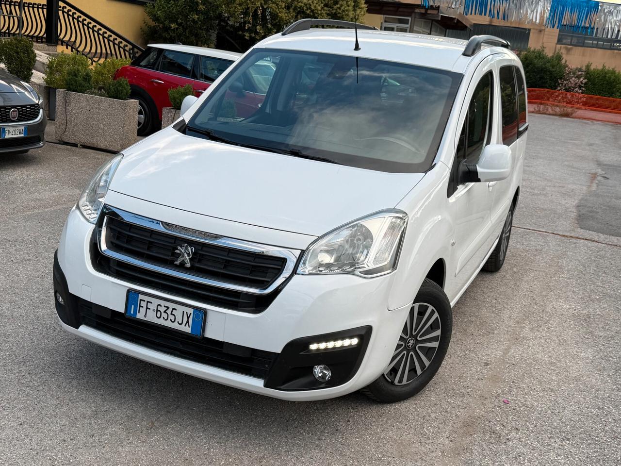 "5 POSTI" Peugeot Partner Tepee BlueHdi