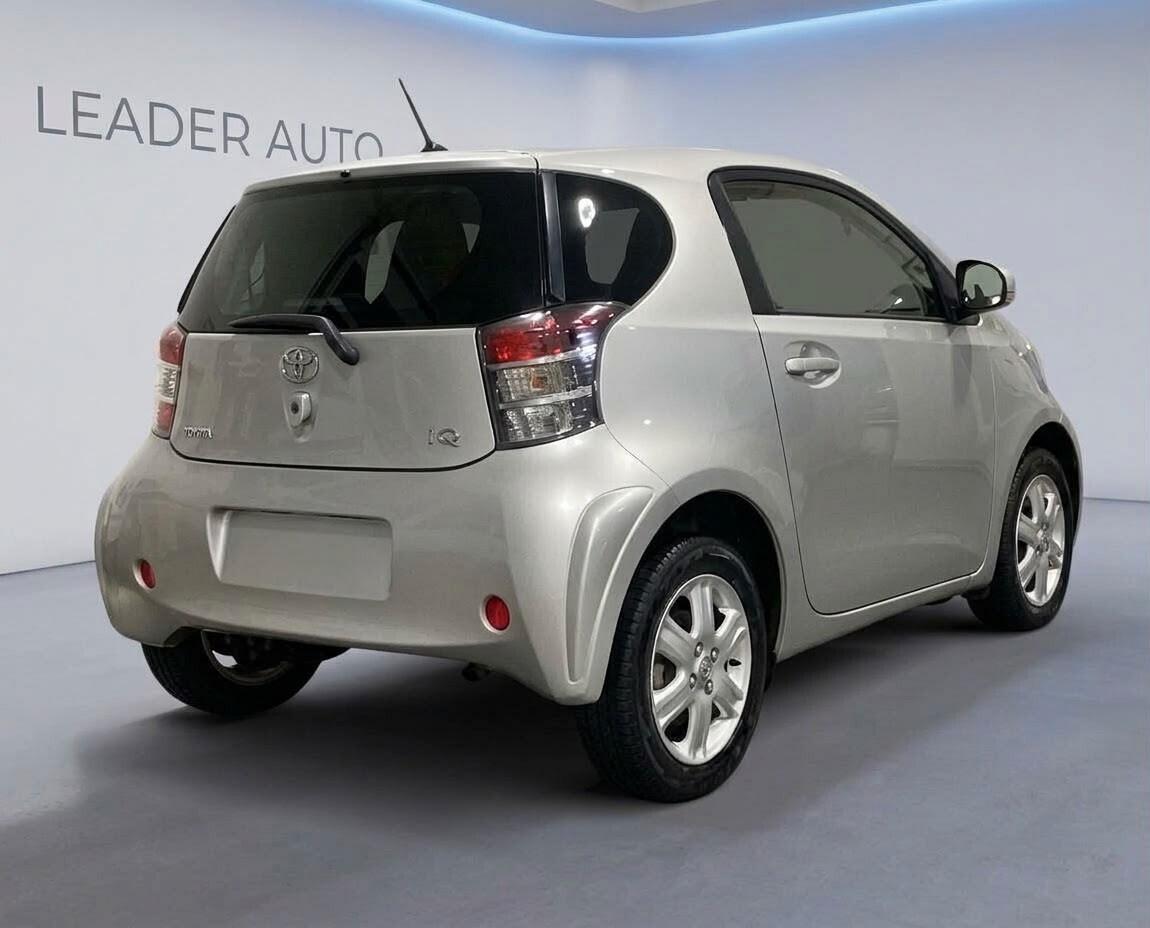Toyota iQ 1.0 68 Cv - Cerchi in lega - Comandi