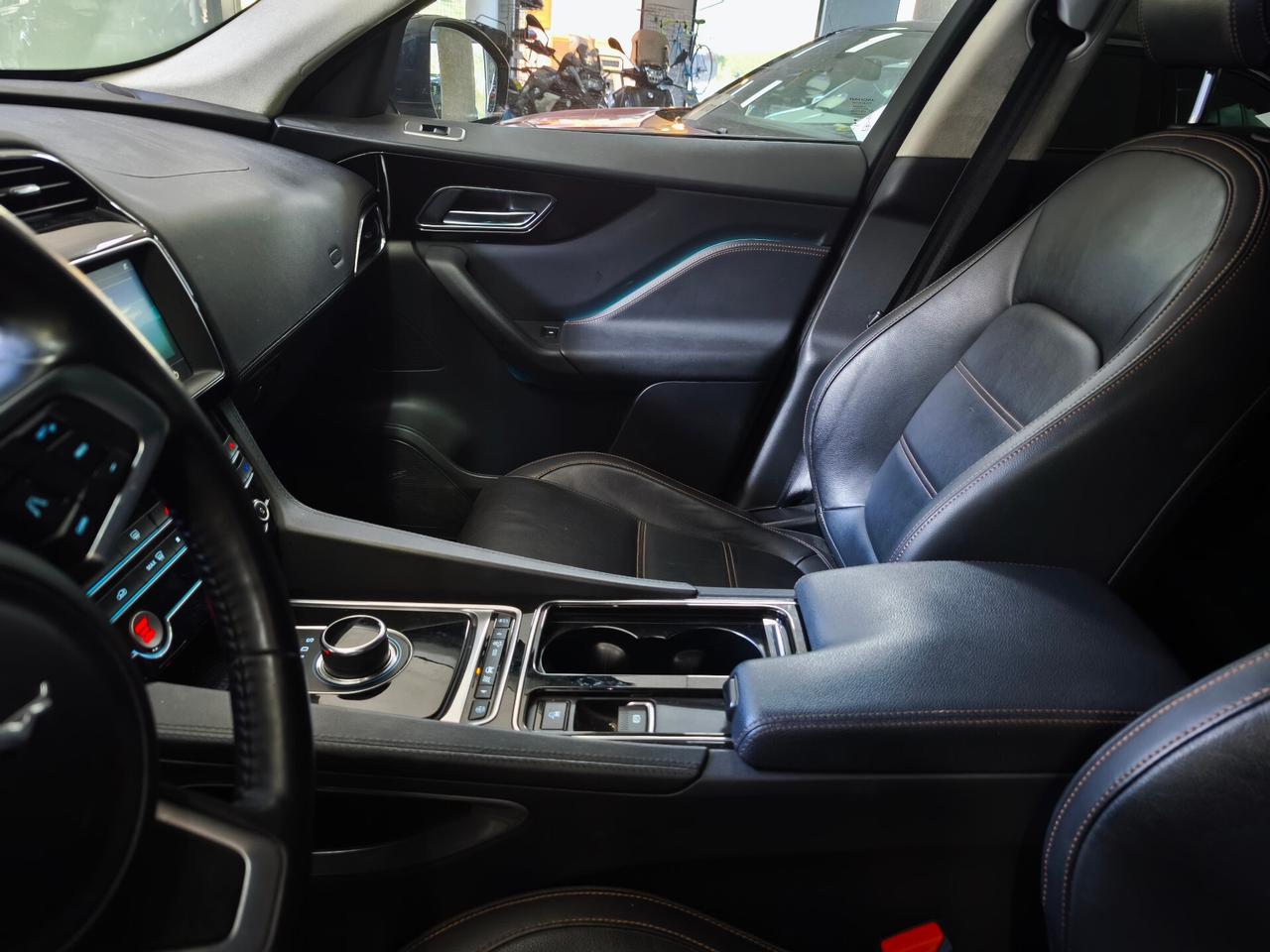 Jaguar F-Pace 2.0 D 180 CV AWD aut. Prestige