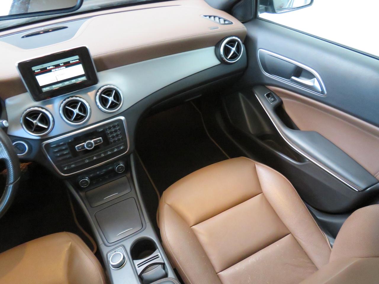 Mercedes-benz GLA 220 4matic premium