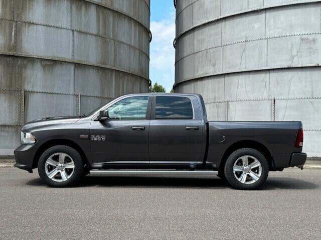 DODGE RAM 1500 5.7L V8 4x4 HEMI SPORT