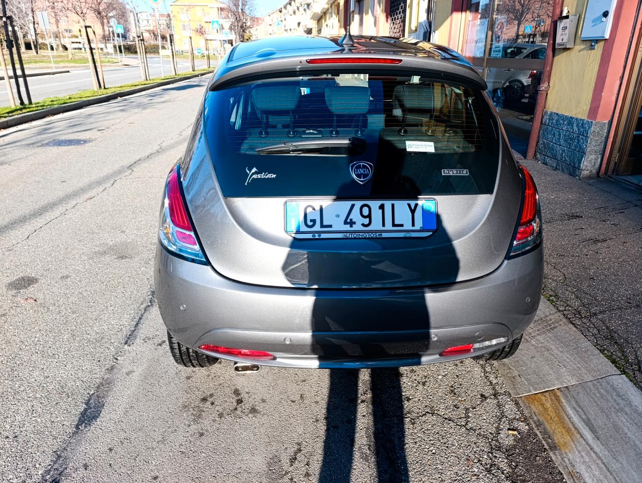 Lancia Ypsilon 1.0 S&S Hybrid Gold --6000 km--