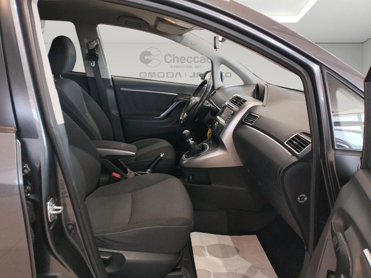 Toyota Verso 2.0d Active *7 POSTI*