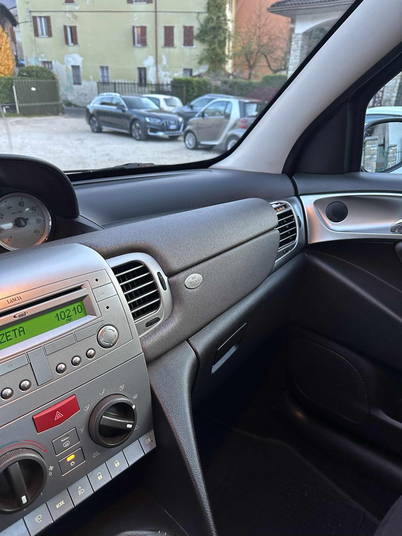 Lancia YPSILON 1.2 NEOPAT KMCERT