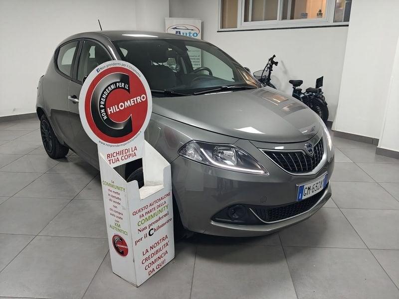 Lancia Ypsilon 1.0 FireFly 70cv Hybrid Silver