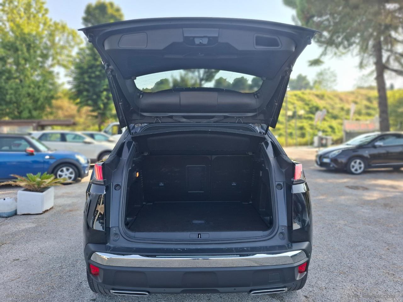 PEUGEOT 3008 BlueHDi 130 S&S EAT8 GT