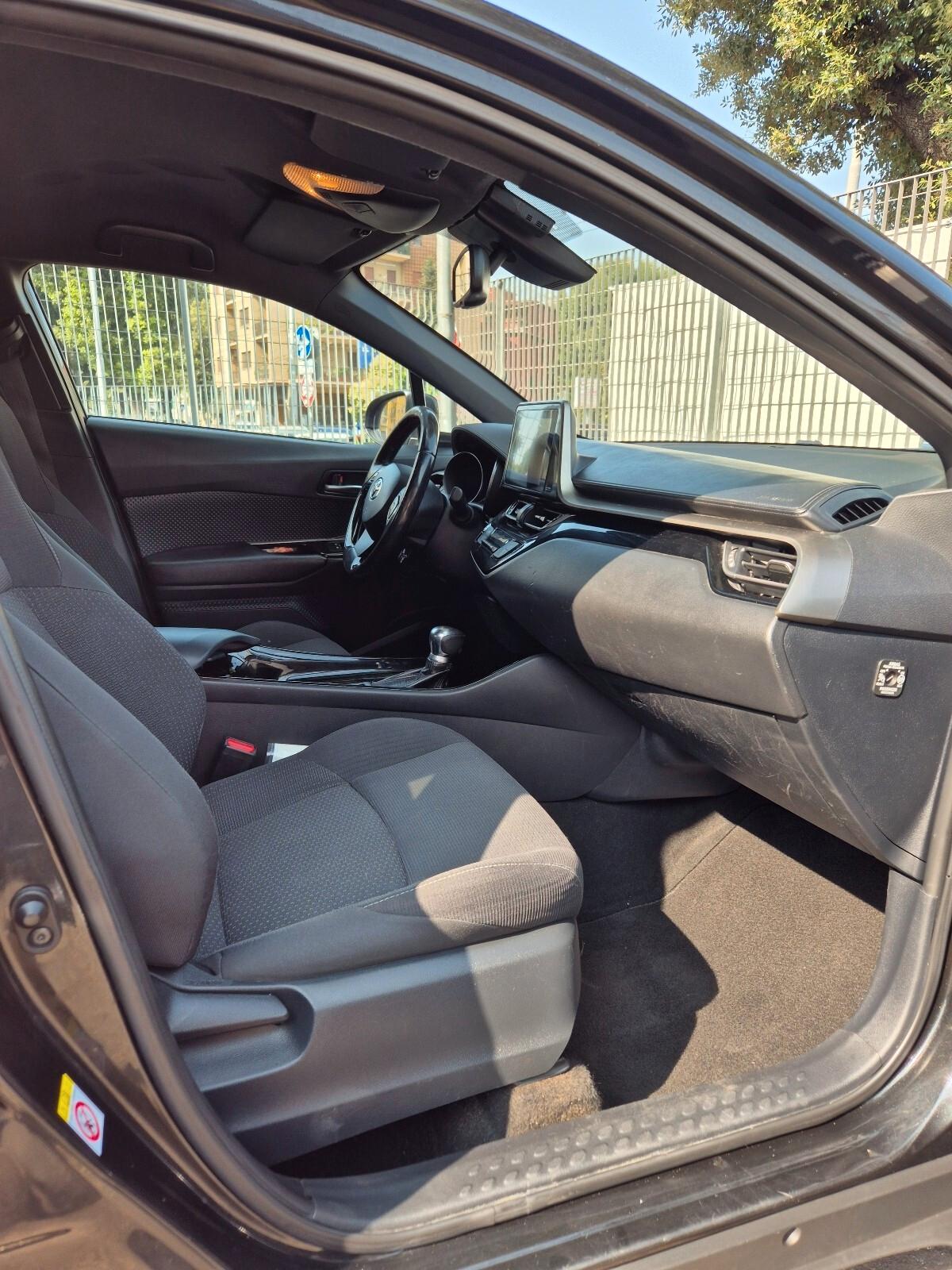 Toyota C-HR 1.8 Hybrid E-CVT Toyota Team