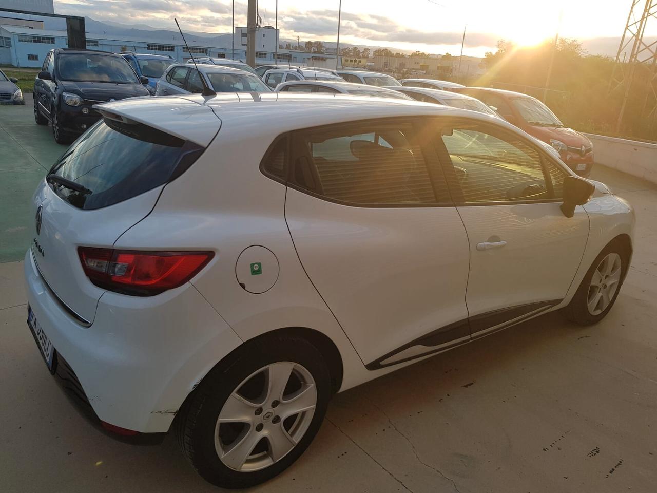 Renault Clio 1.2 75CV 5 porte Zen