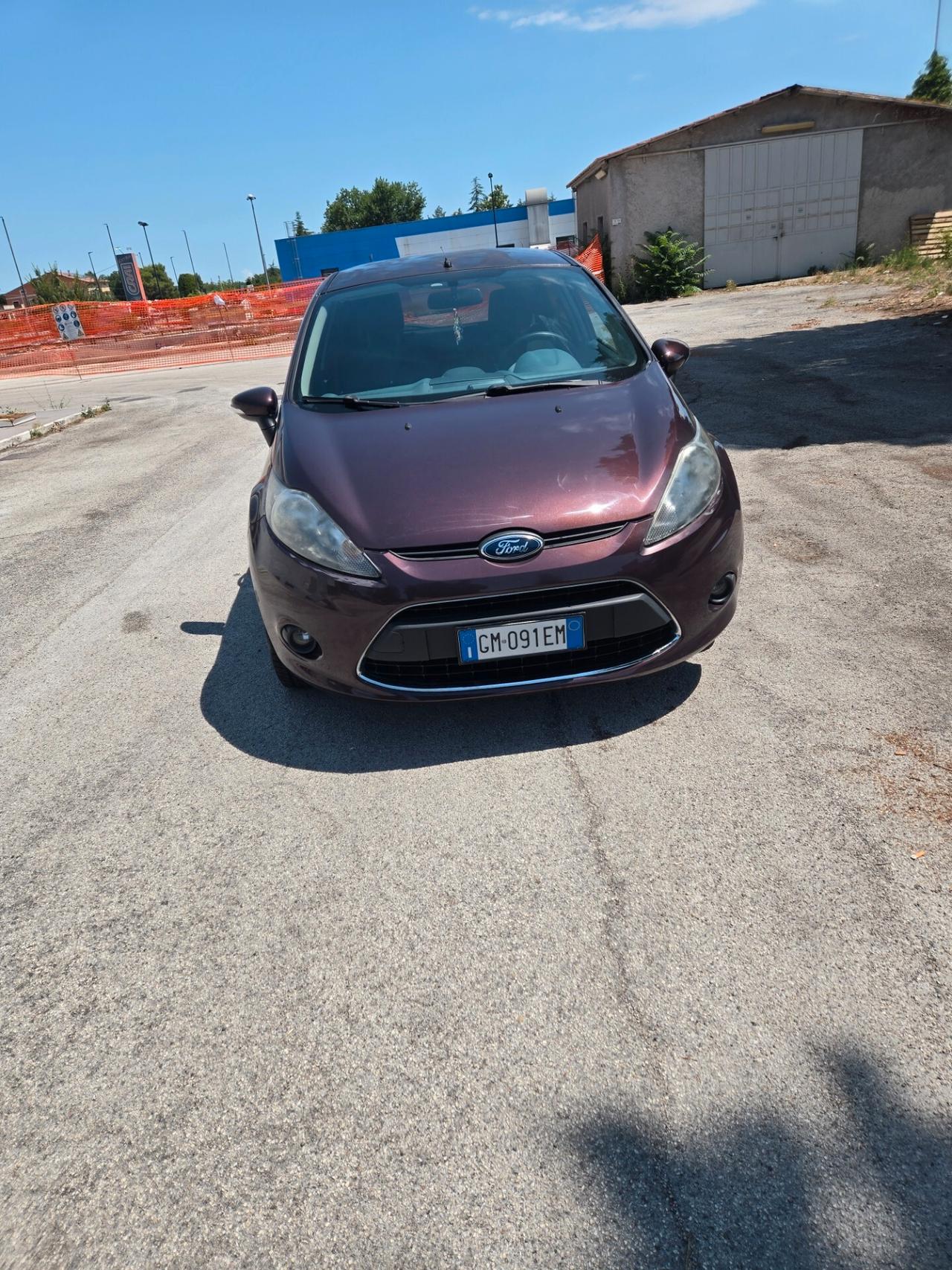 Ford Fiesta 1.4 16V 5p. Ghia