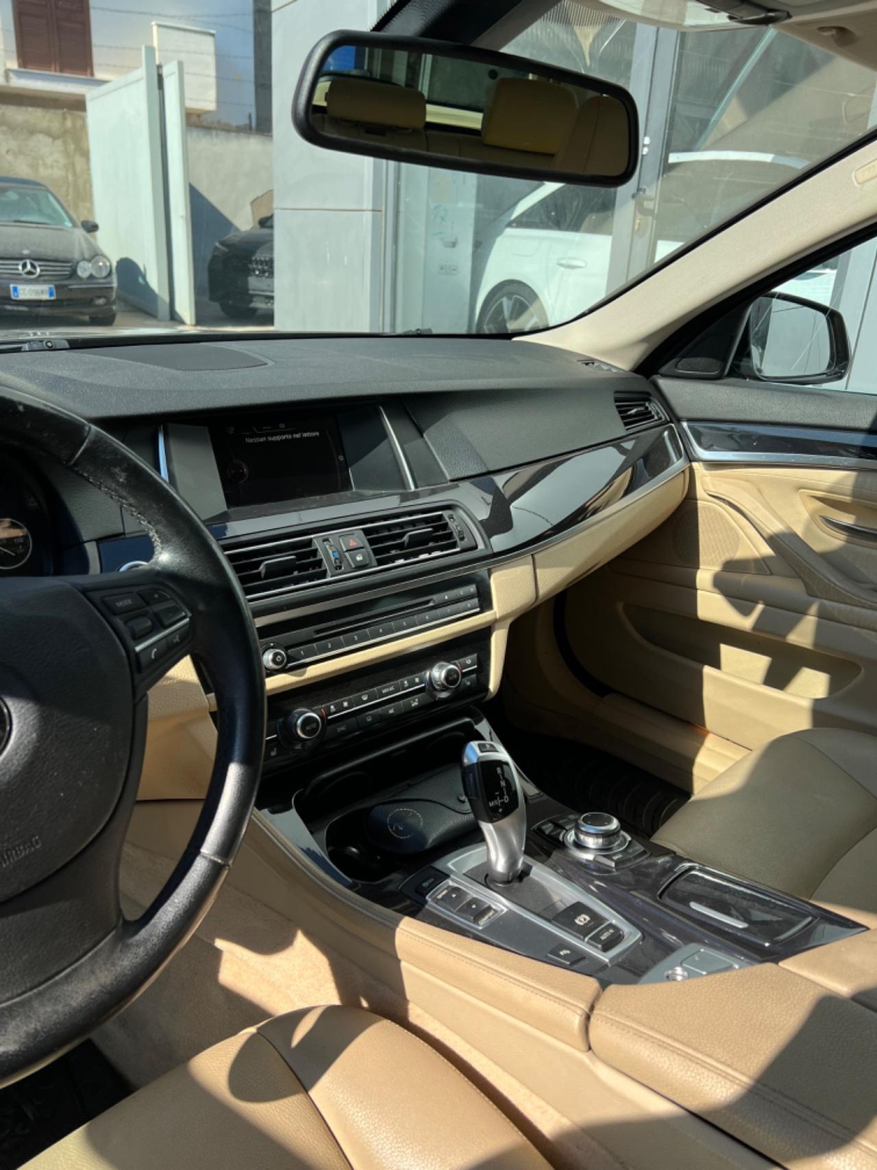 Bmw 520 520d Touring Business - anno 2016 - prezzo €14.900