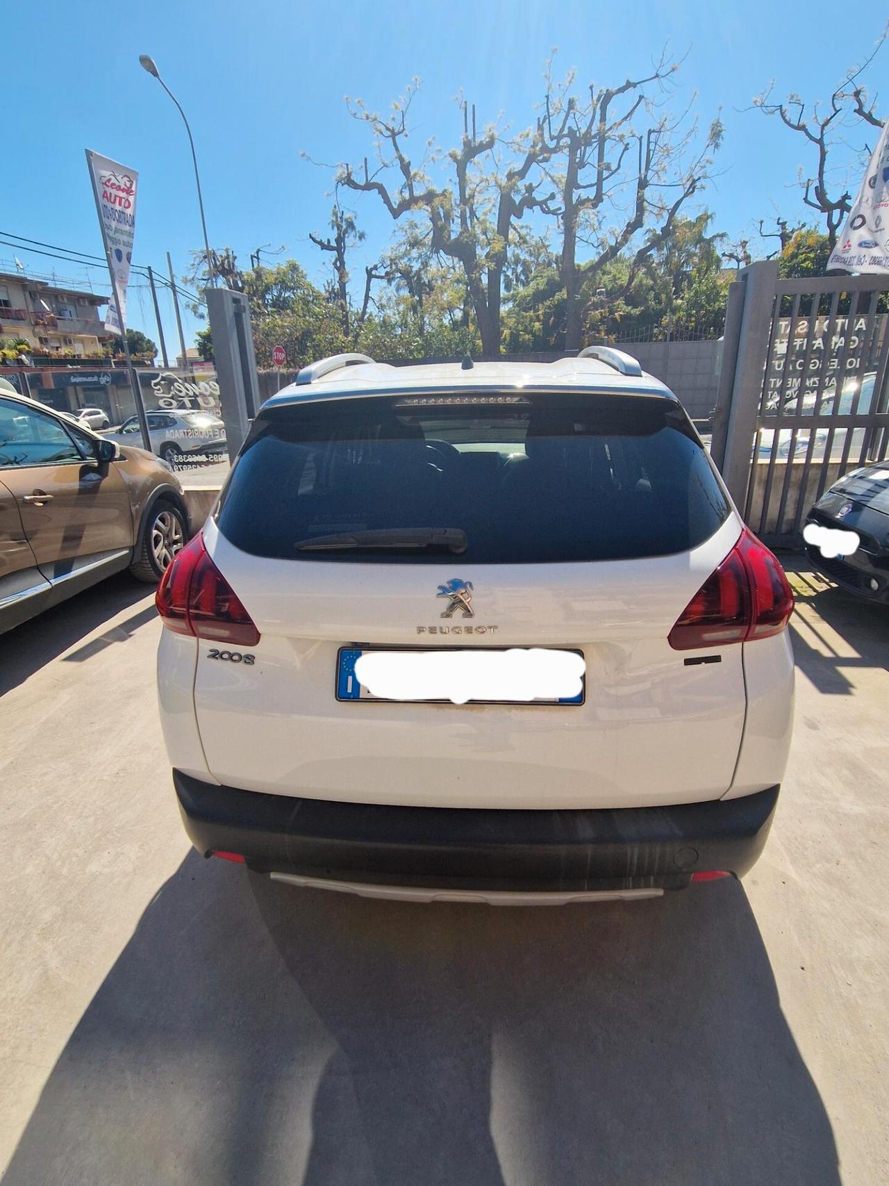 Peugeot 2008 BlueHDi