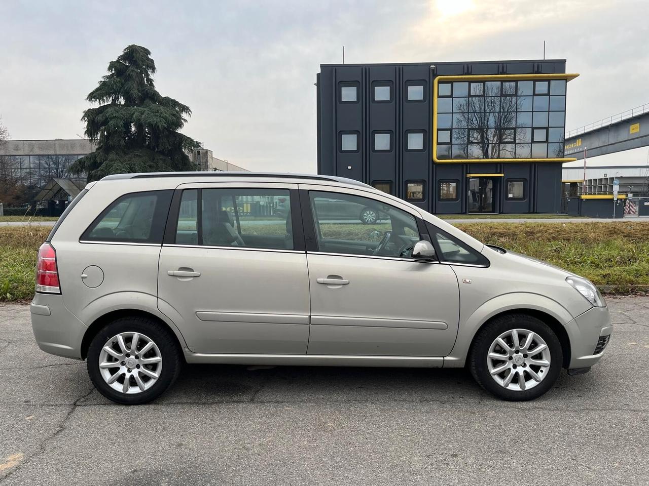 Opel Zafira 1.6 16V ecoM 94CV **7 POSTI** **NEOPATENTATI**