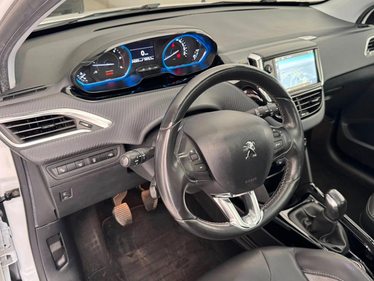 PEUGEOT 2008 1.6 HDI ALLURE TETTO+NAVI+CERCHI