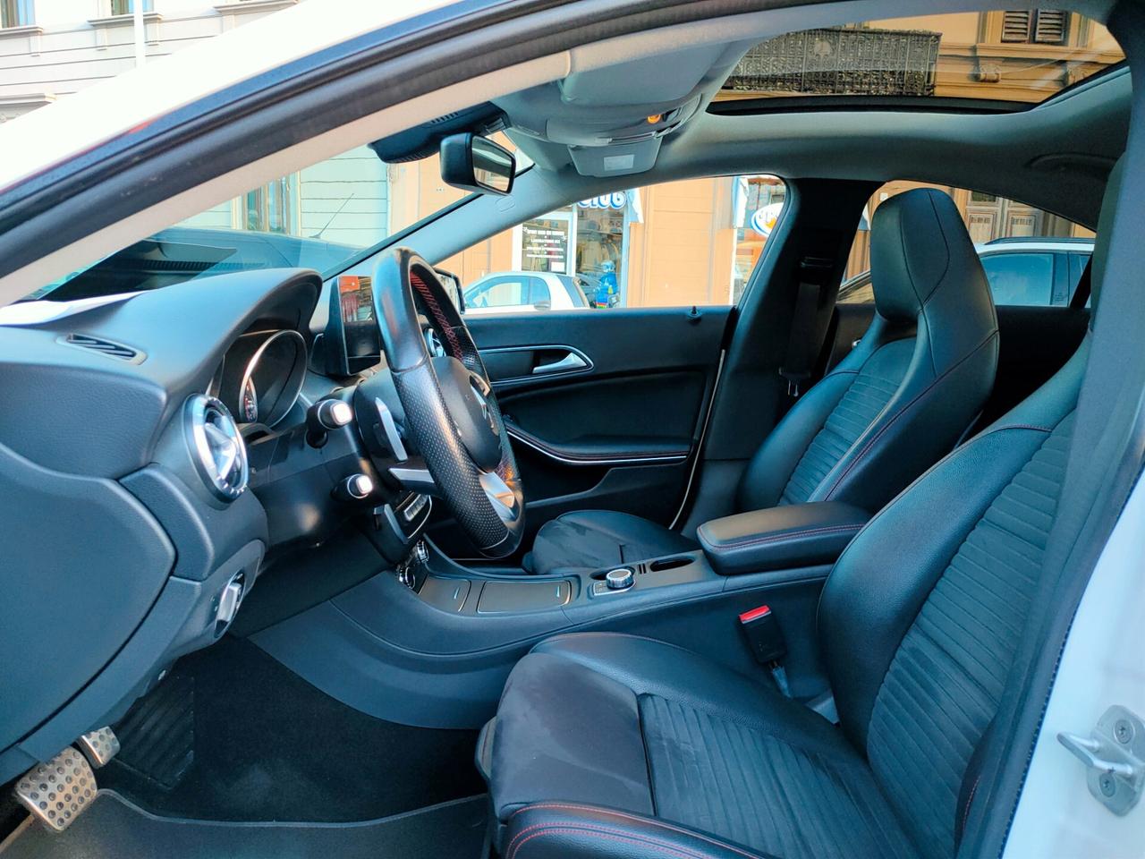 Mercedes-Benz CLA 200d Auto Premium Night AMG 