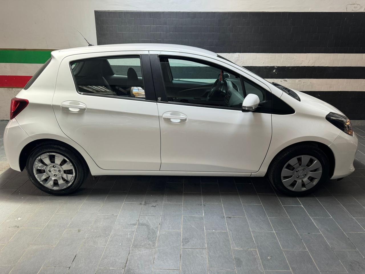 Toyota Yaris 1.0 5 porte Lounge