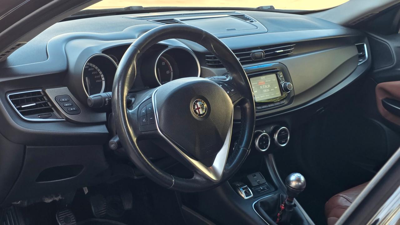Alfa Romeo Giulietta 1.6 JTDm-2 105 CV Exclusive