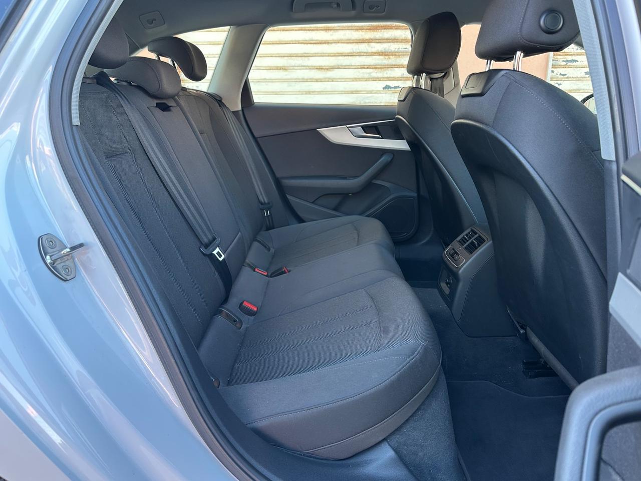 Audi A4 A4. Avant 35 TDI-163 CV S tronic line edition