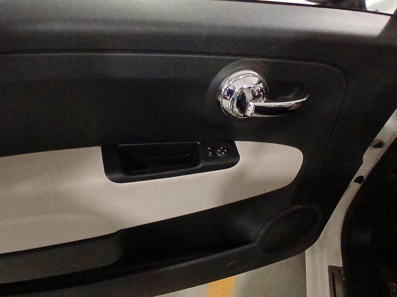 Fiat 500 C 1.0 Hybrid Dolcevita 70CV