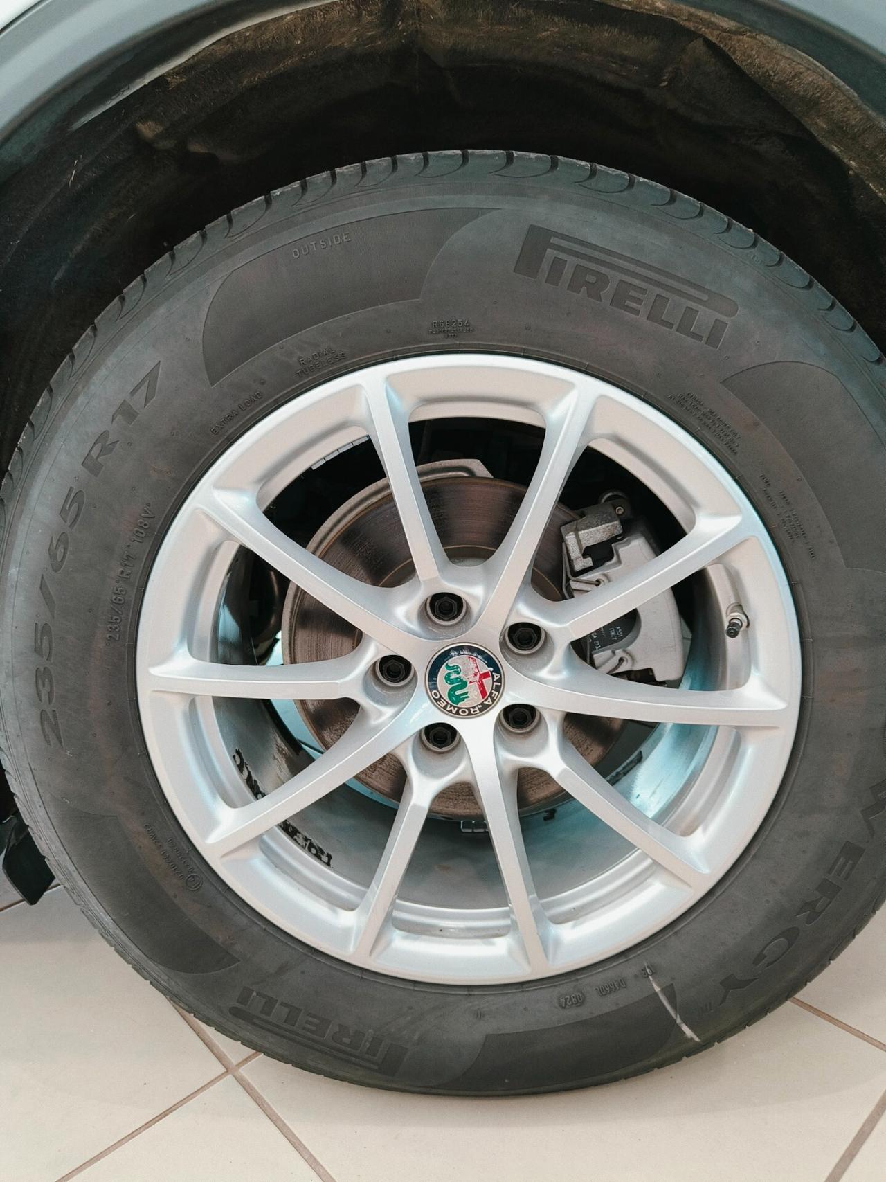 Alfa Romeo Stelvio 2.2 Turbodiesel 160 CV AT8 RWD Business