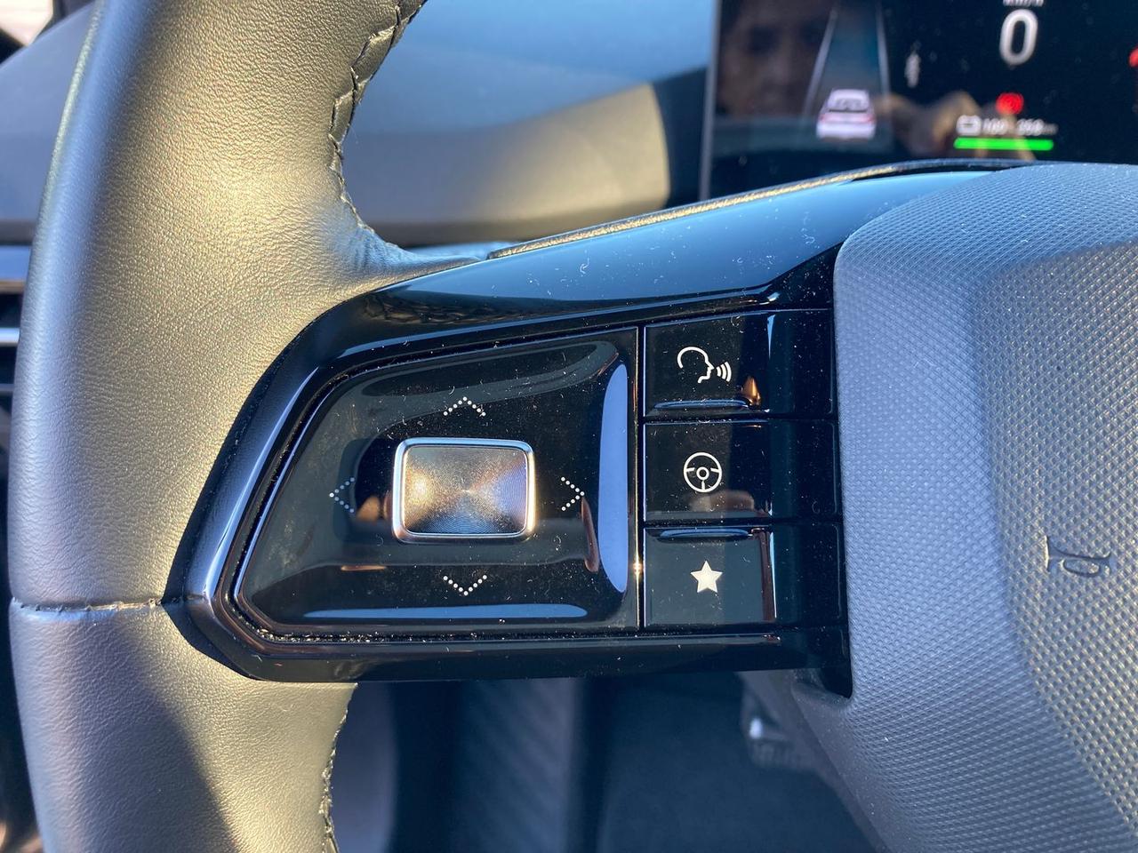 Mg MG4 4 EV Long Range 64 kWh LUXURY #8431