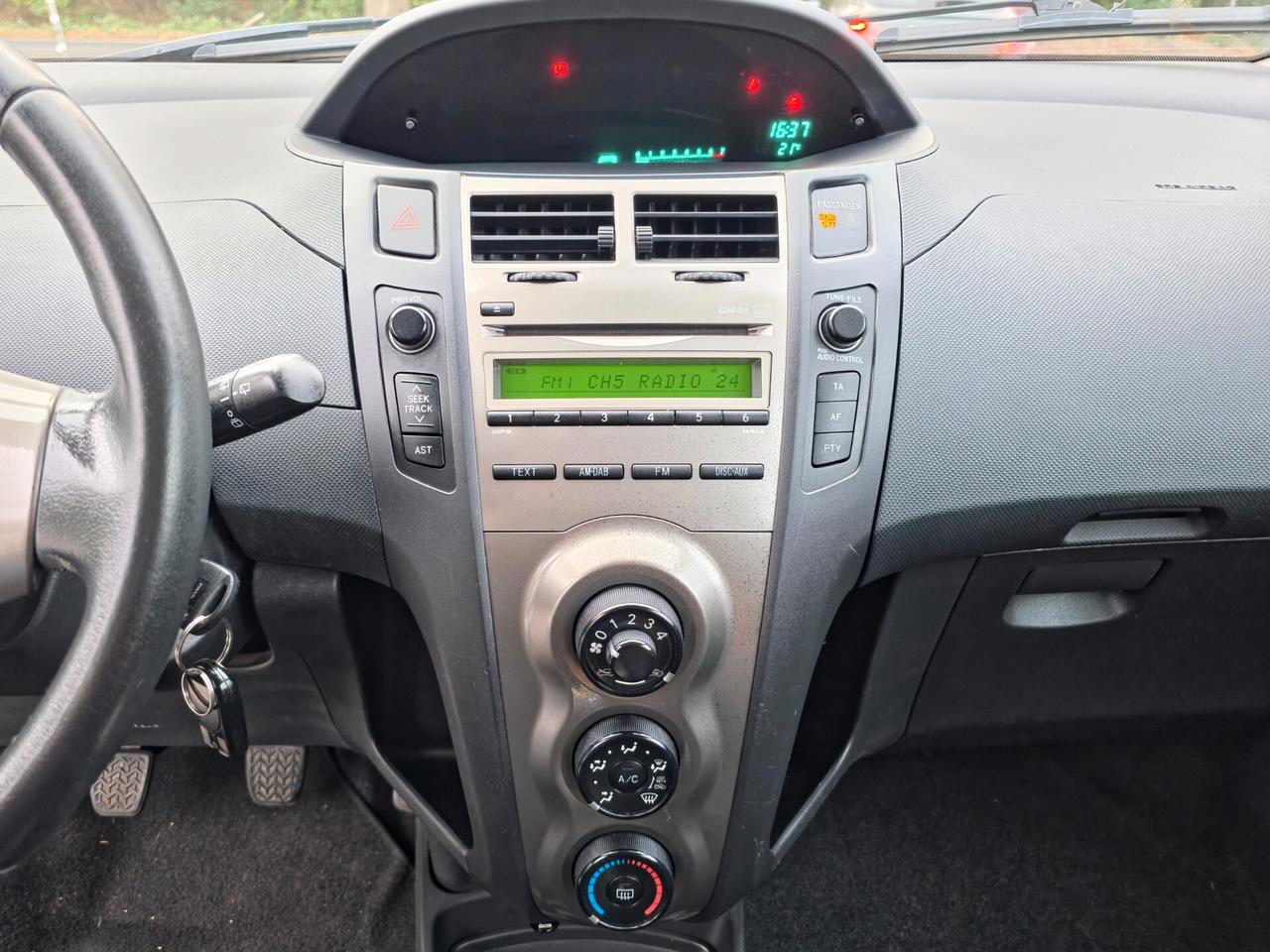 Toyota Yaris 1.0 5 porte Luxury pack 2009-E4 Manuale NEO