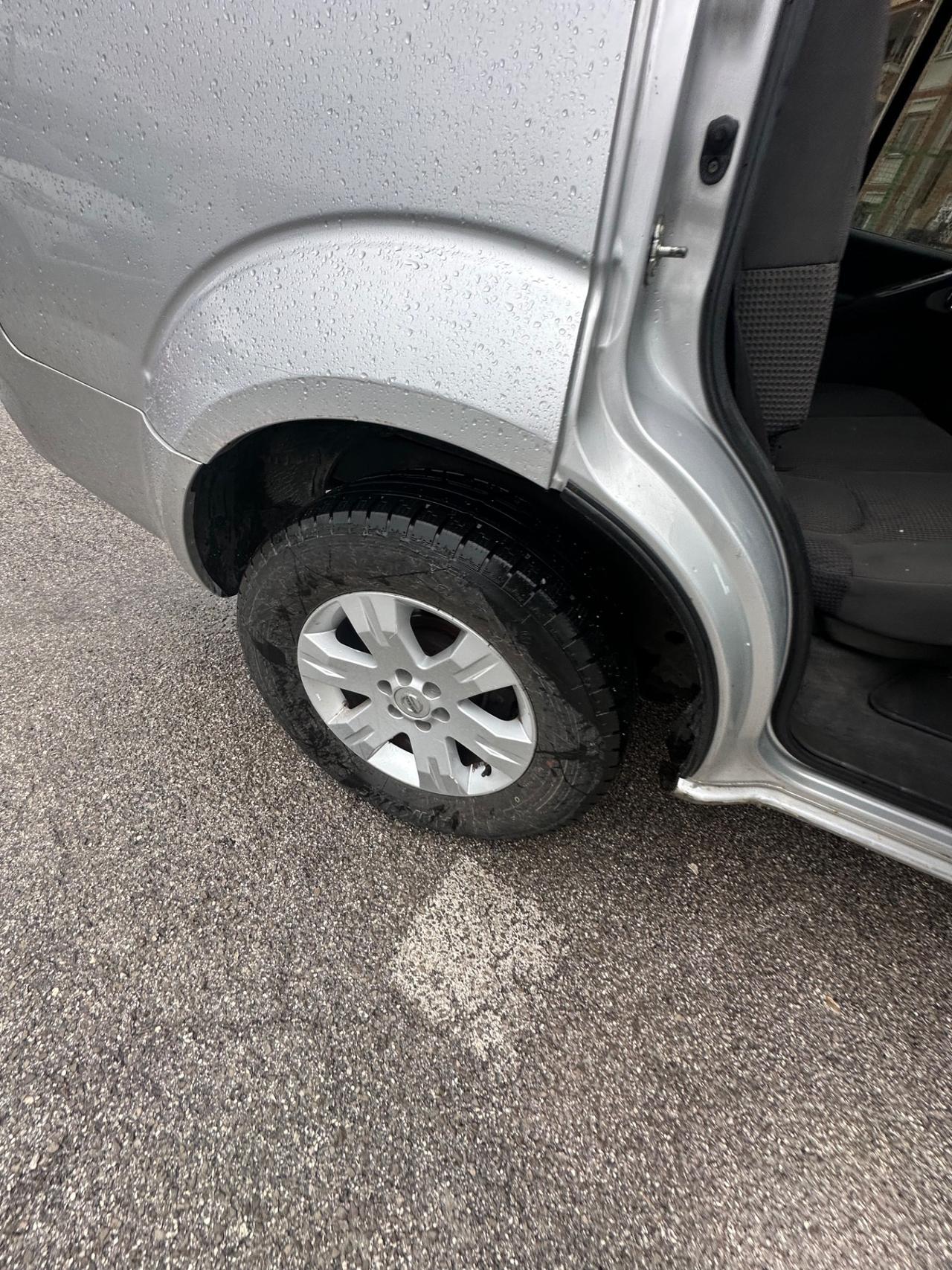 Nissan Pathfinder 2.5 dCi LE