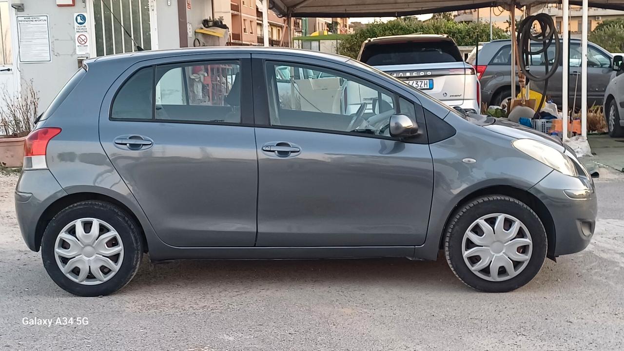 Yaris 1.0 5P Luxury pack Perfetta