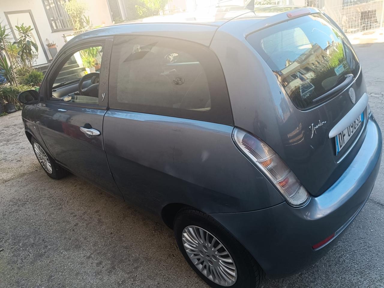 Lancia Ypsilon 1.2 Argento