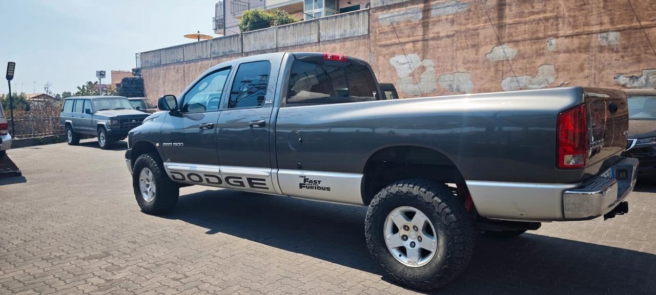 Dodge RAM 1500 SLT Long Cab 5.9 CC V8