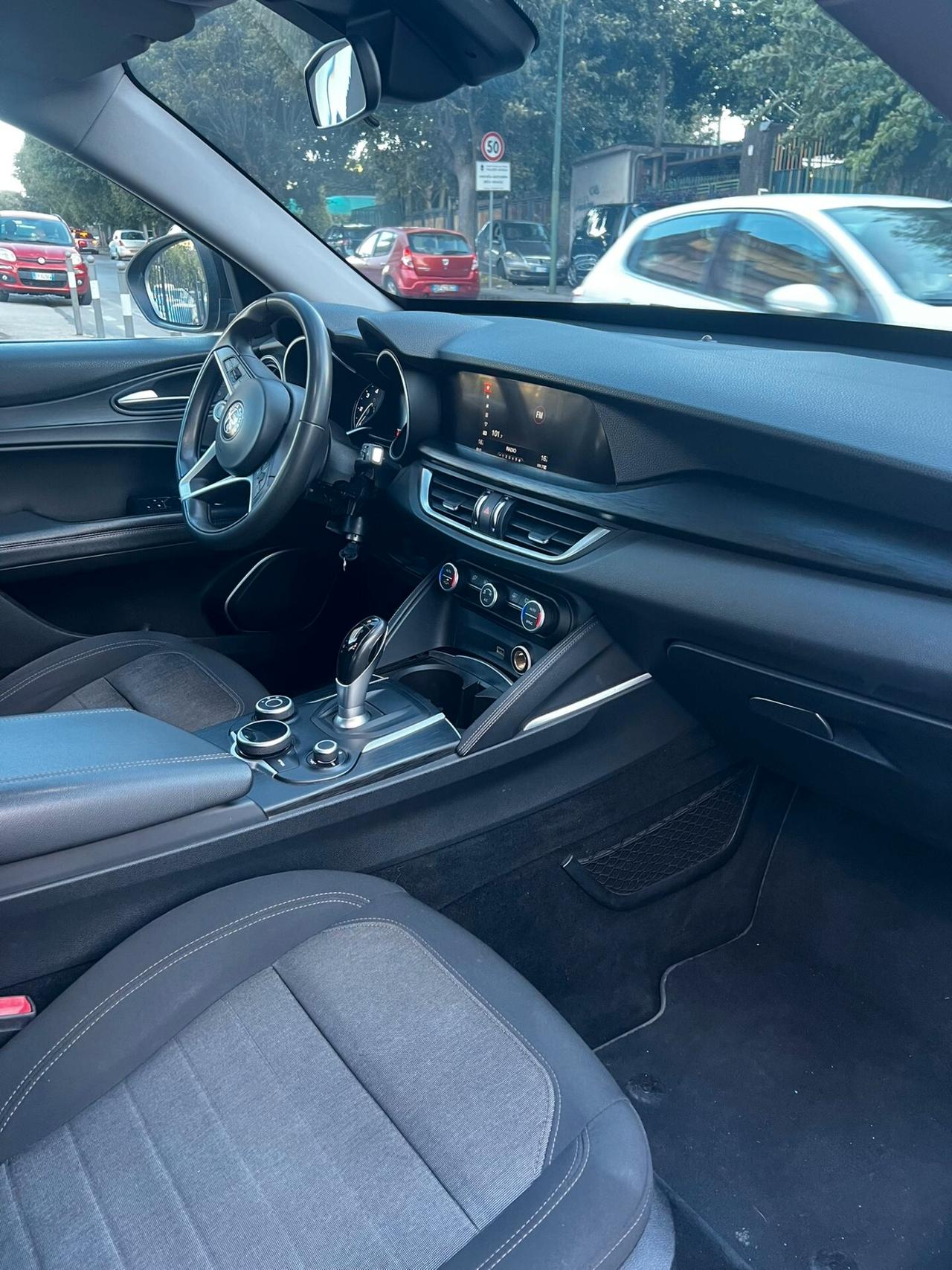 Alfa Romeo Stelvio 2.2 Turbodiesel 180 CV AT8 Q4 Business