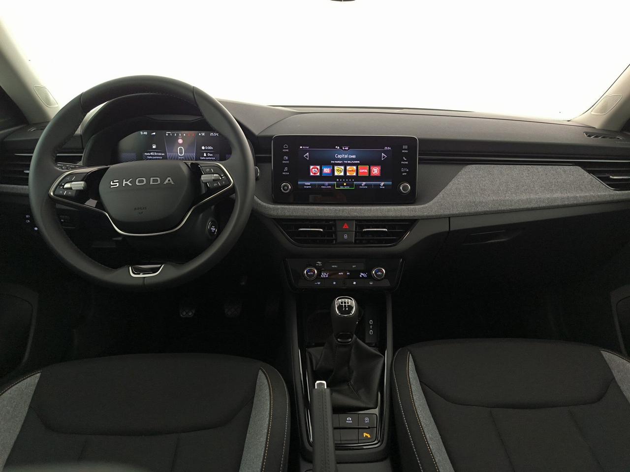 Skoda Kamiq 1.0 tsi black dots 95cv