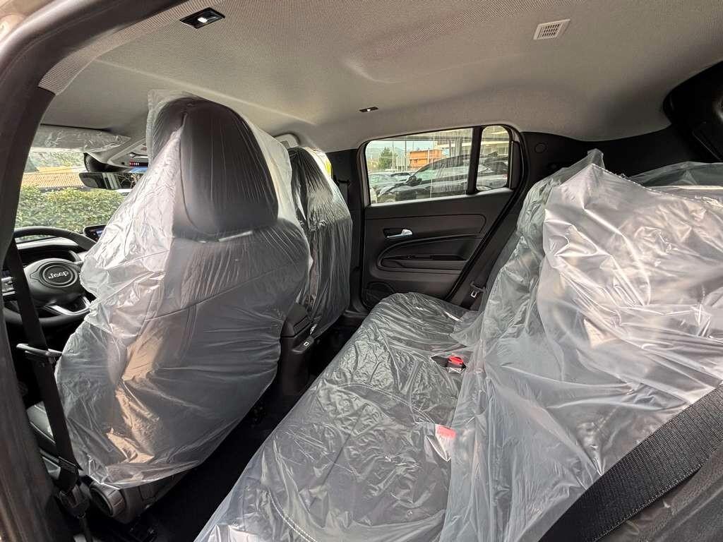 Jeep Avenger 1.2 Turbo 100 CV Summit a 234 euro al mese