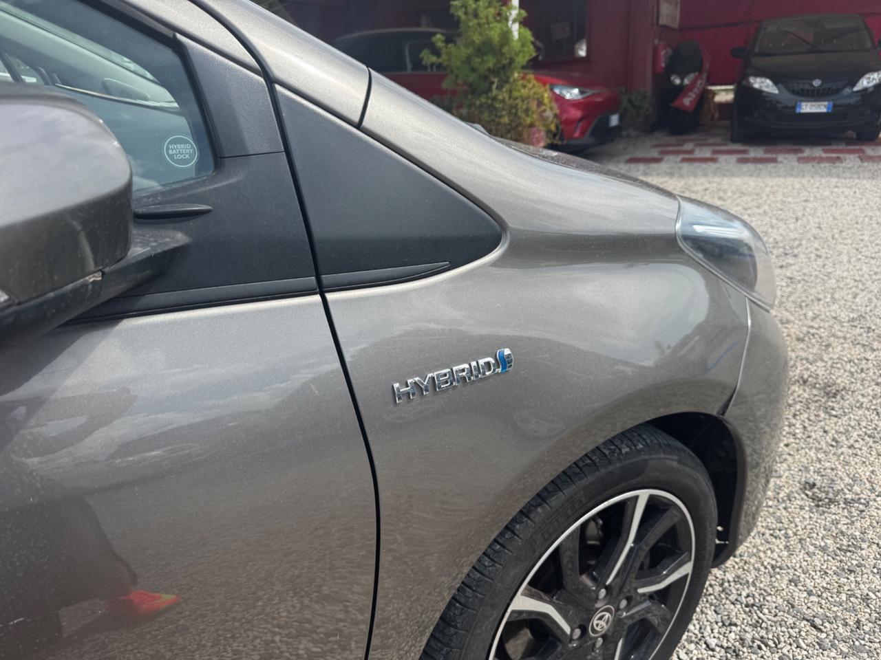 Toyota Yaris 1.5 Hybrid 5 porte Business
