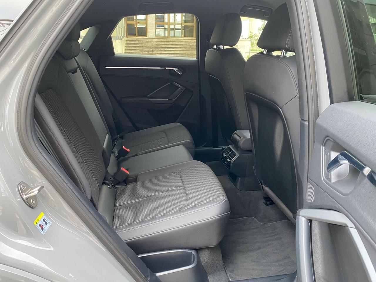 AUDI Q3 SPORTBACK 40 TDI S line 2021