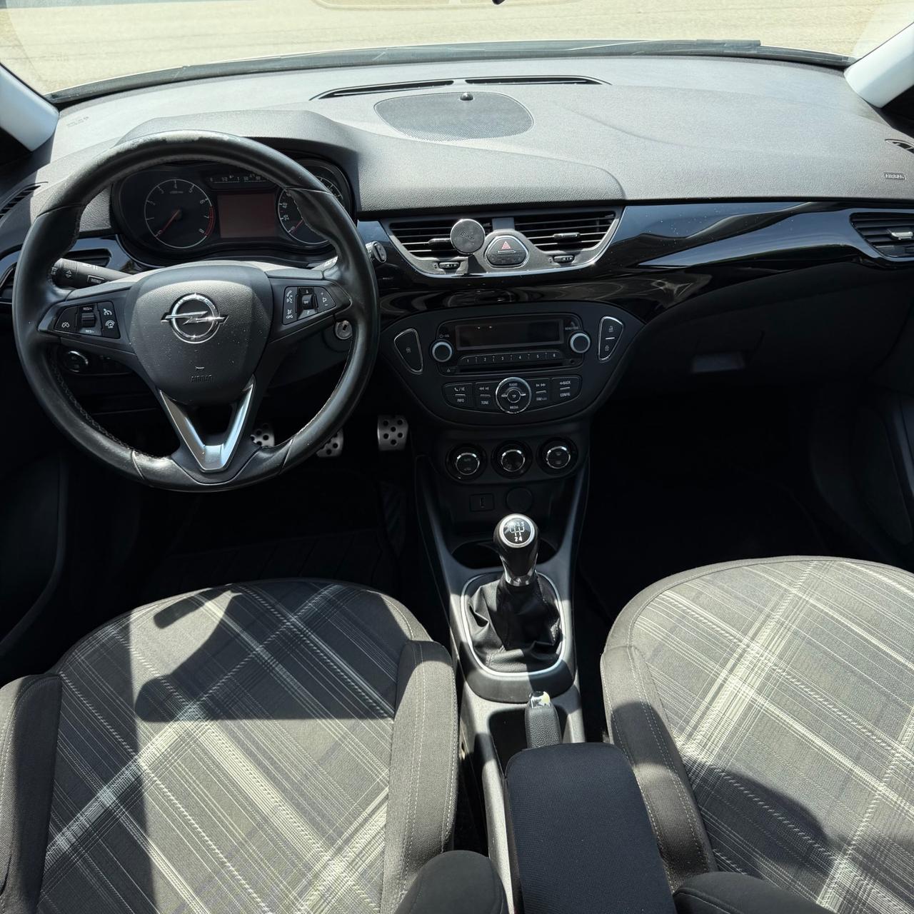 Opel Corsa 1.2 5 porte b-Color
