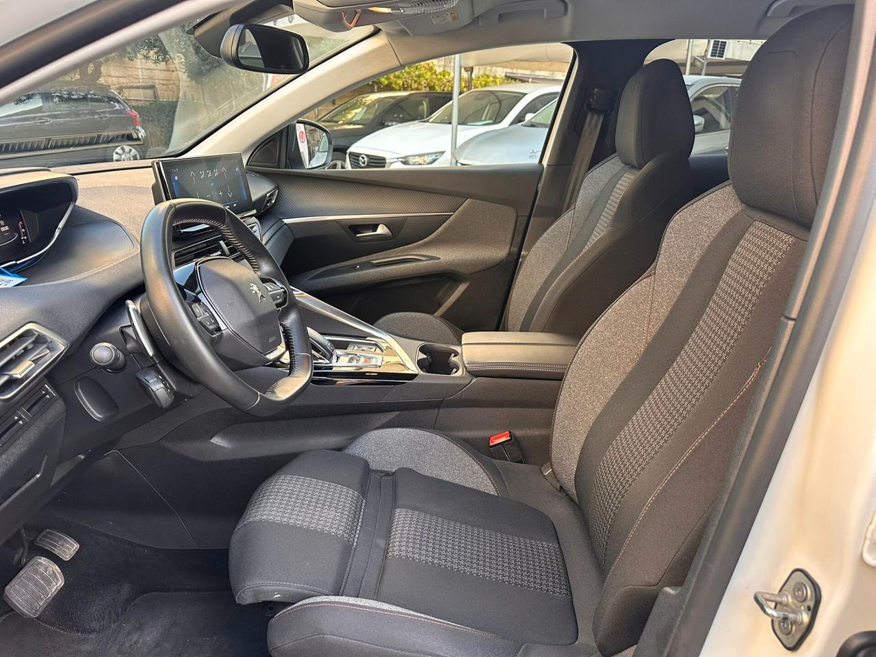 Peugeot 3008 BlueHDi 130 S&S EAT8 Active Business