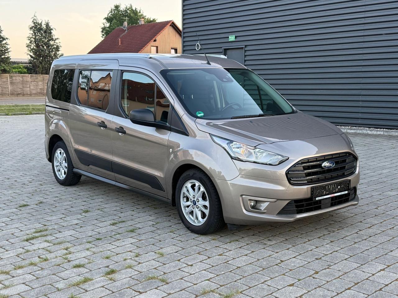 Ford Tourneo Connect Gran 1.5 EcoBlue 120 CV aut. Titanium