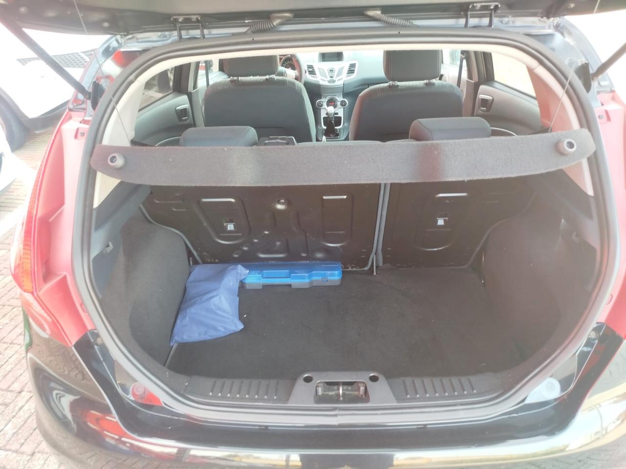 Ford Fiesta 1.4 BENZ/ GPL DI SERIE