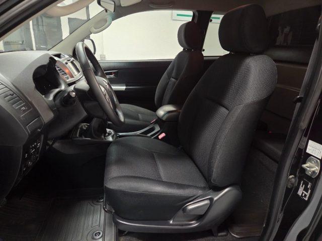 TOYOTA Hilux D-4D 4WD EXTRA CAB MANUALE