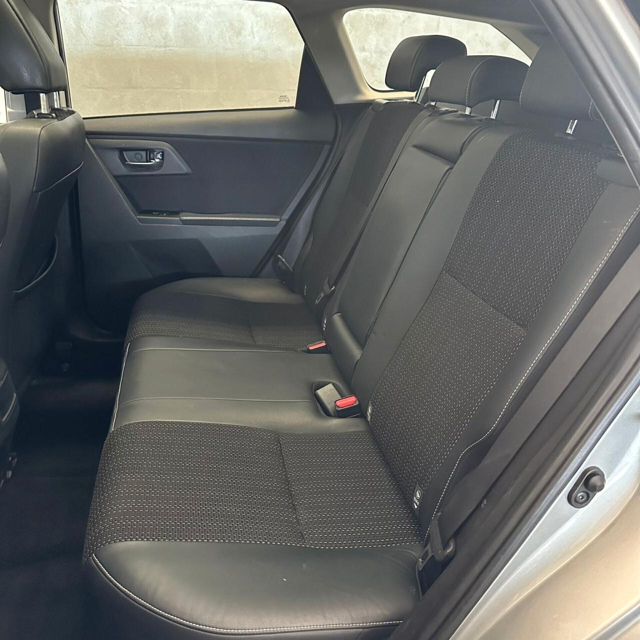 Toyota Auris 2.0 D-4D Lounge