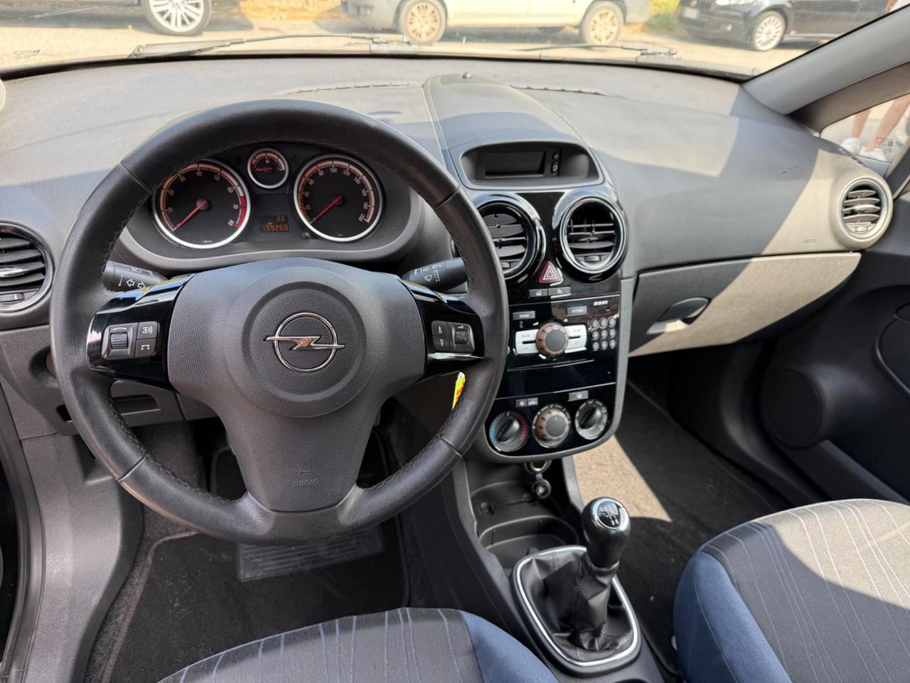 Opel Corsa 1.2 5 porte Cosmo