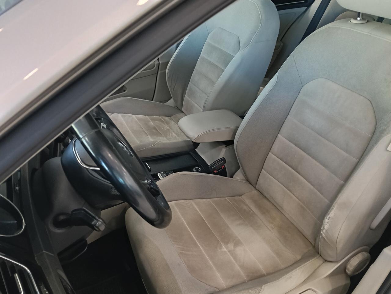 Volkswagen Golf 1.6 TDI 5p. Highline BlueMotion Technology