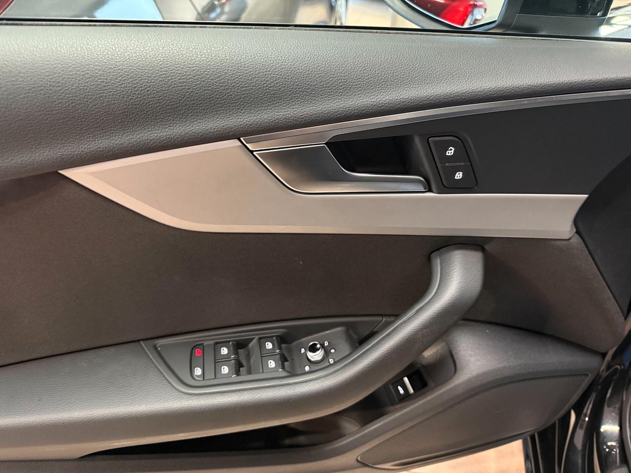 Audi A4 Avant 30 TDI/136 CV S tronic line edition