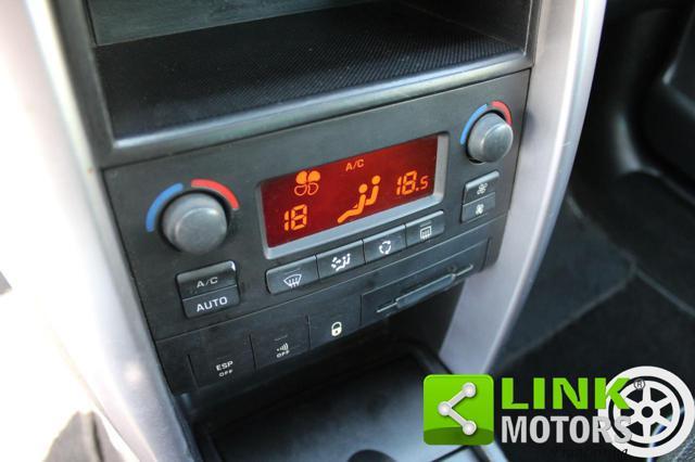 PEUGEOT 207 1.6 HDi 110CV CC Féline