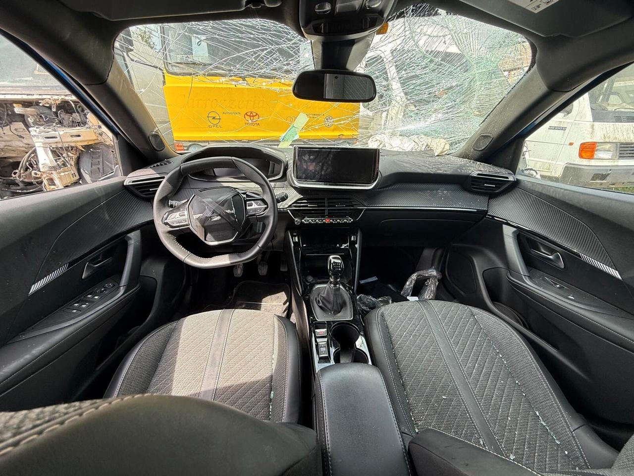 Peugeot 2008 PureTech 100 S&S Allure incidentata