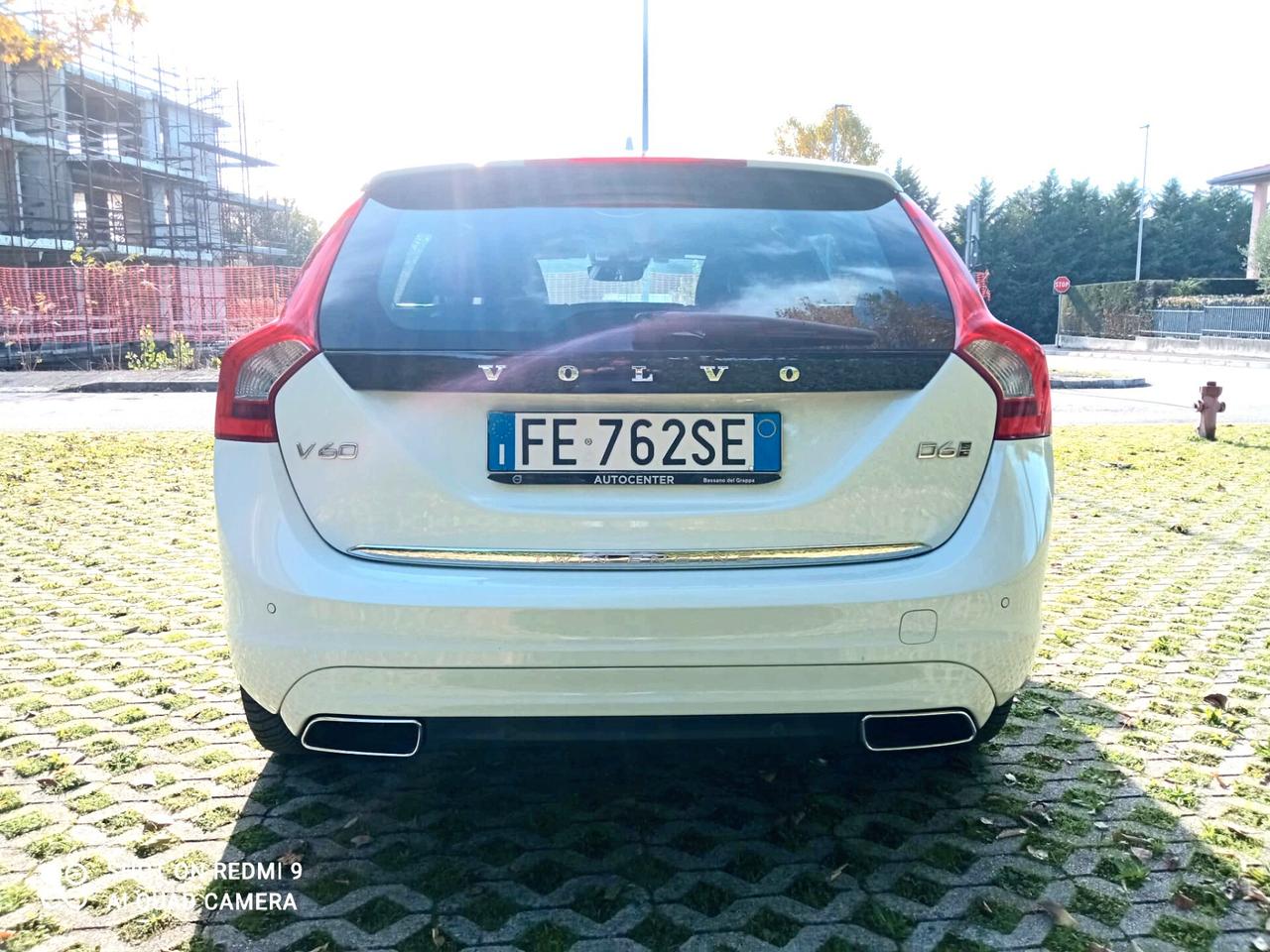 VOLVO V60 D6 Twin Engine Geartronic Momentum