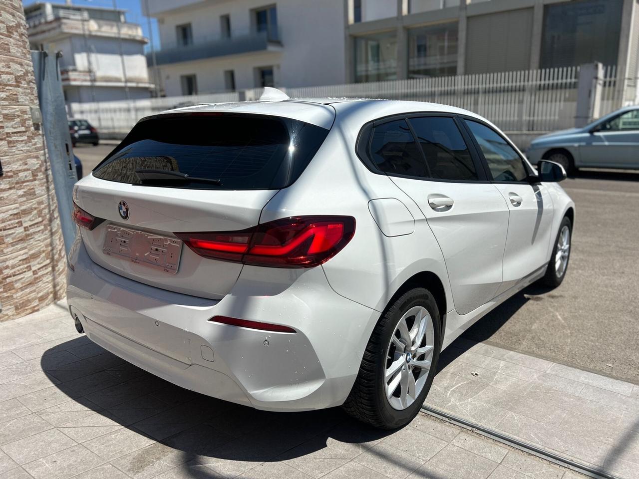 Bmw 116d Business Advantage-2021 AMBIENT/HEAD UP DISPLAY